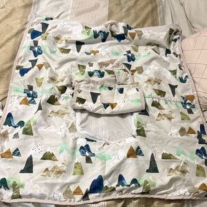 Mountain Print Carseat Cover